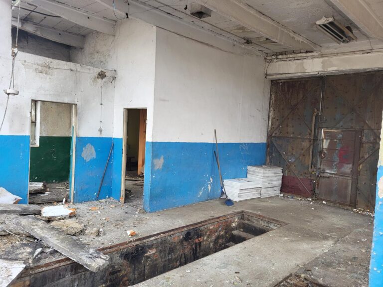 Opuszczony warsztat - KSURBEX - EKSPLORACJA OPUSZCZONEGO BUDYNKU FIRMY