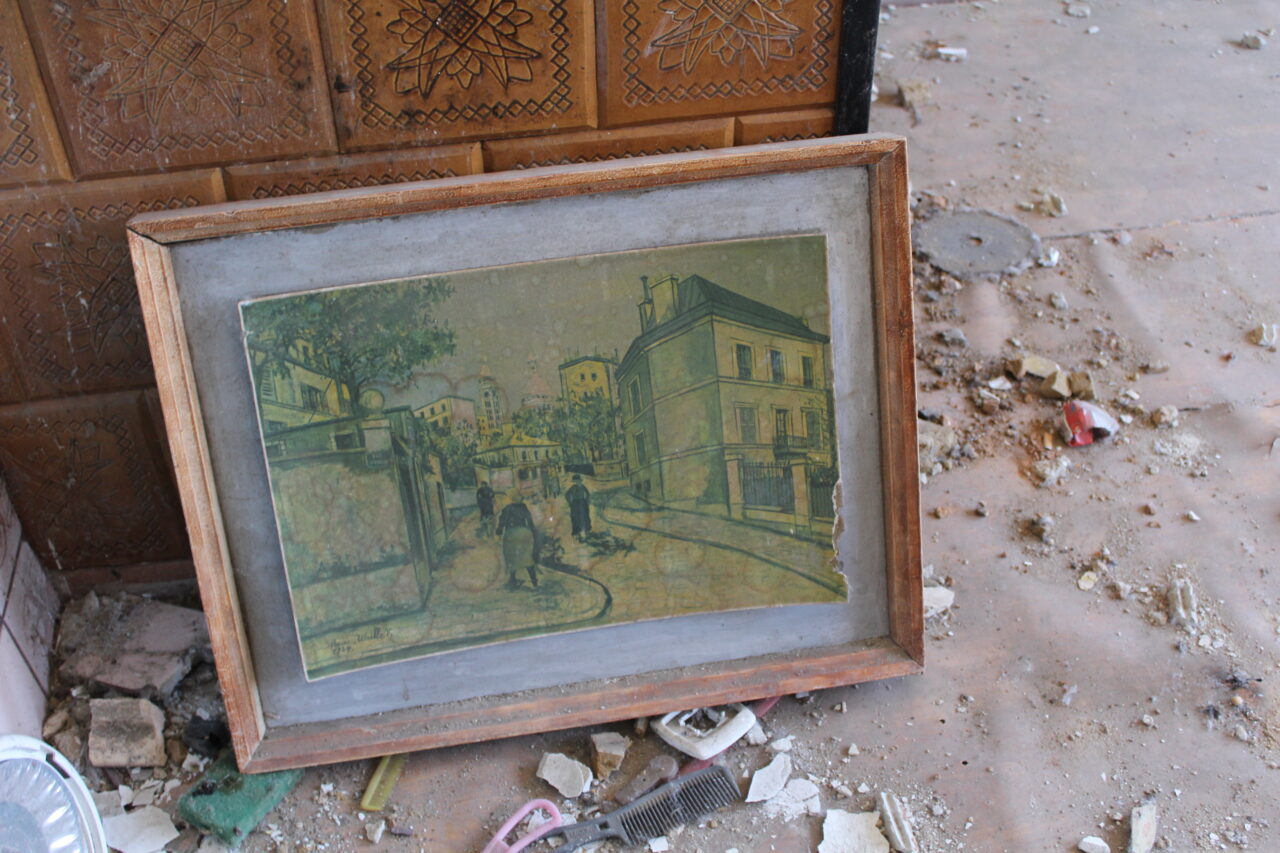 Opuszczony zakład z wagą samochodową i domem - KSURBEX