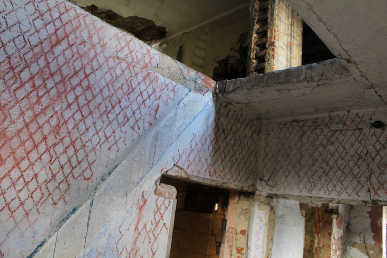 Opuszczony maly domek przy strumyku - KS URBEX - Opuszczone budynki