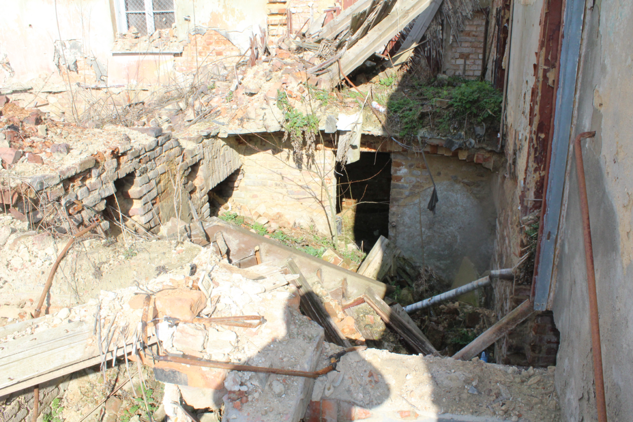 ruina po sklepie spożywczym - KS urbex