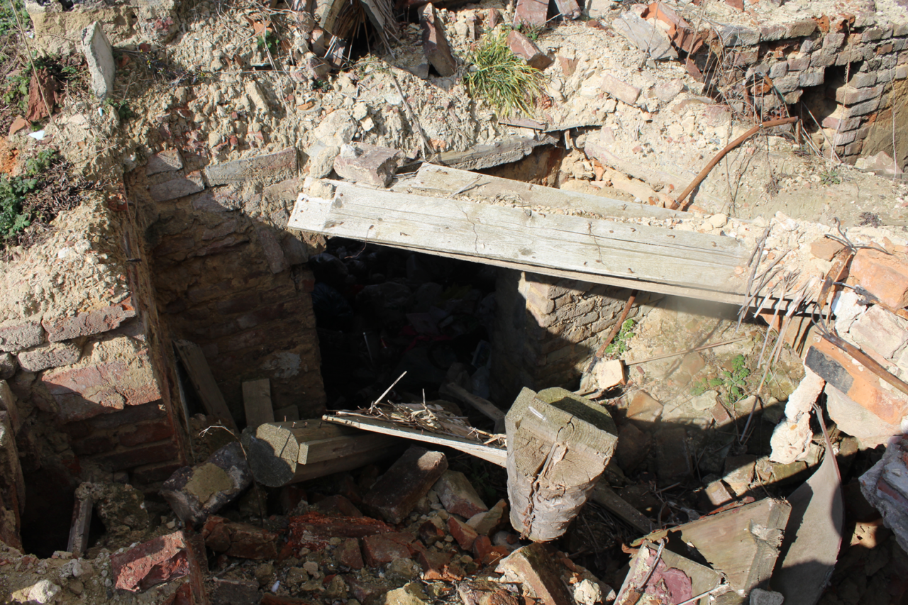 ruina po sklepie spożywczym - KS urbex