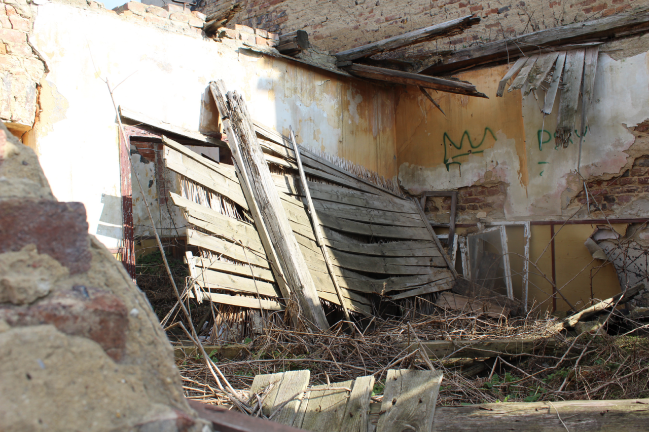 ruina po sklepie spożywczym - KS urbex