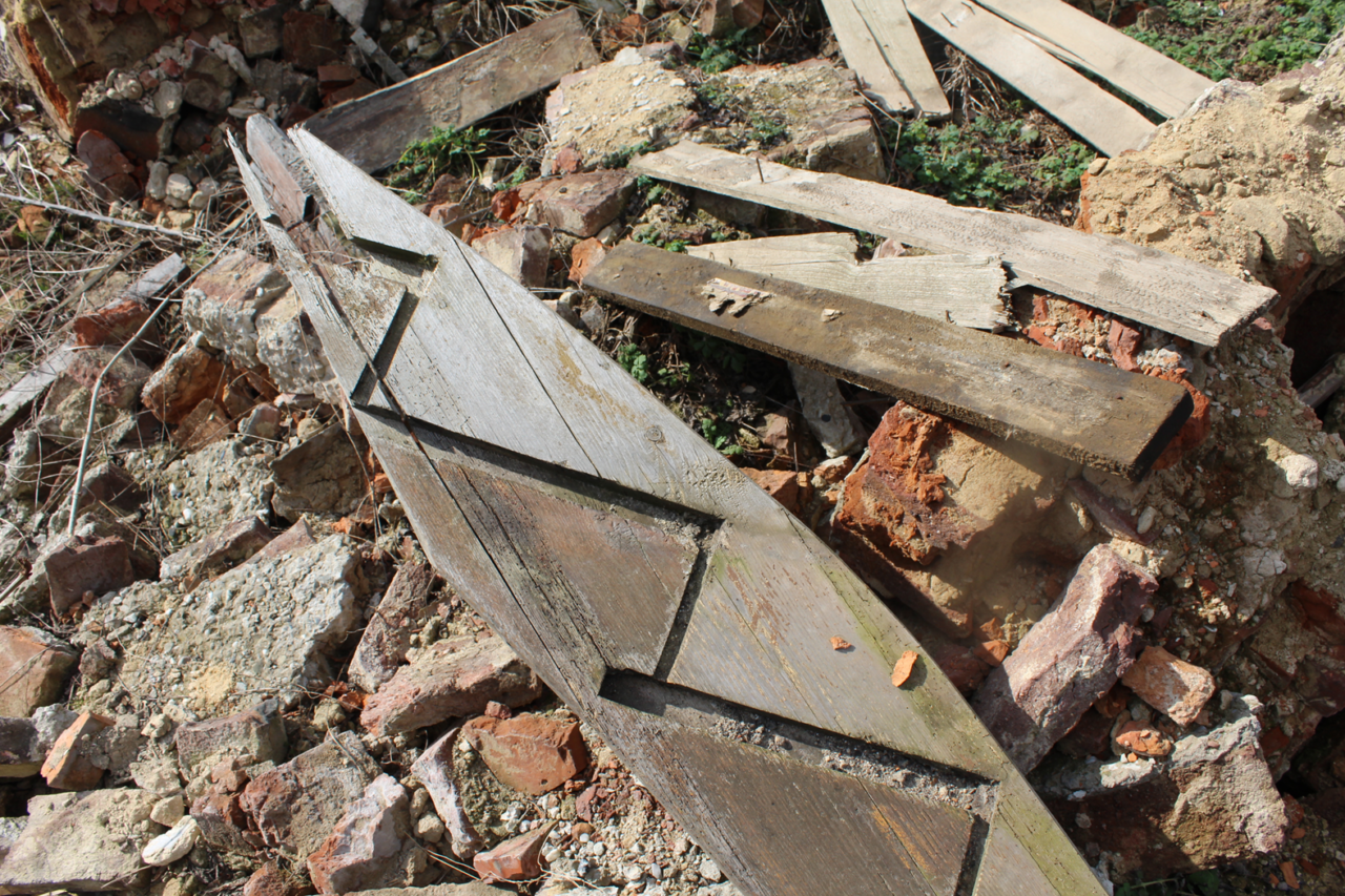 ruina po sklepie spożywczym - KS urbex