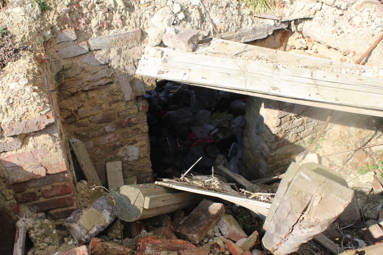 ruina po sklepie spożywczym - KS urbex