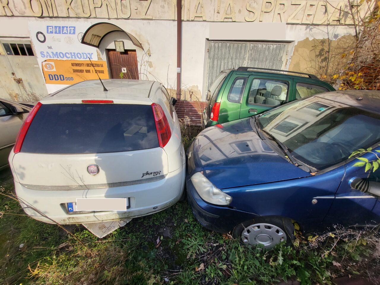 Opuszczony komis samochodowy - cmentarzysko pojazdów - ksurbex