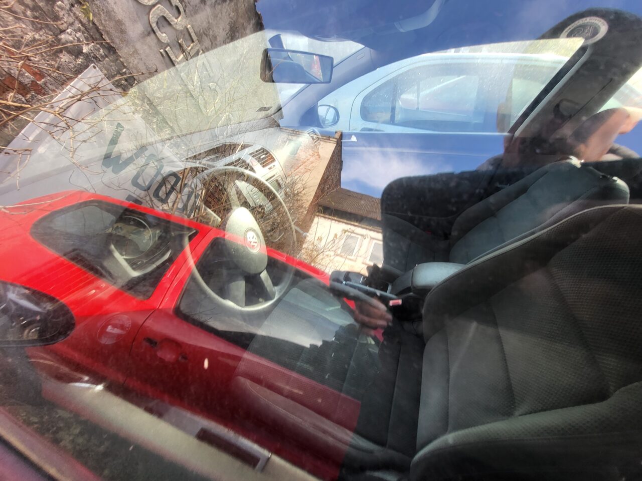 Opuszczony komis samochodowy - cmentarzysko pojazdów - ksurbex