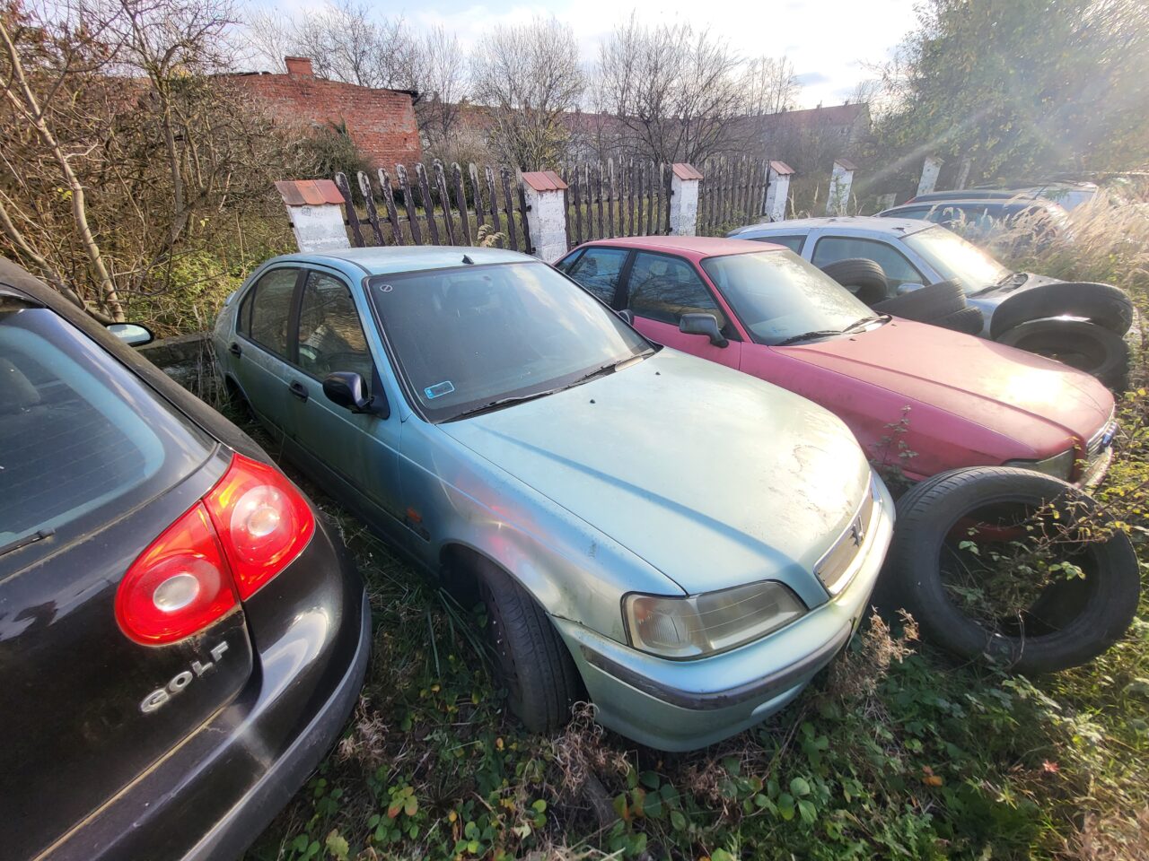 Opuszczony komis samochodowy - cmentarzysko pojazdów - ksurbex