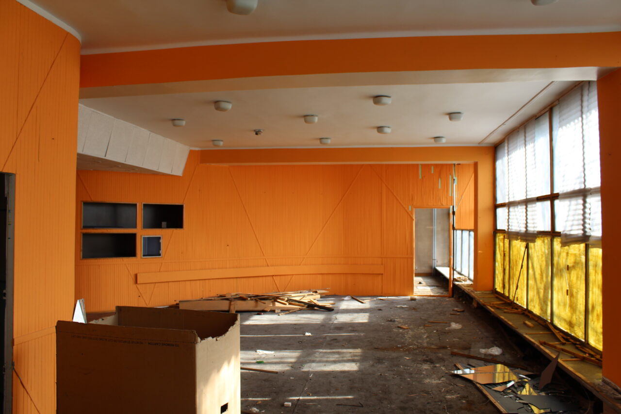 Opuszczone budynki szkoły / uczelni w Katowicach na terenach MTK - KS URBEX