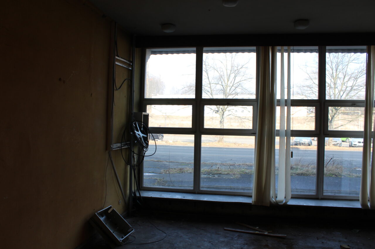 Opuszczone budynki szkoły / uczelni w Katowicach na terenach MTK - KS URBEX