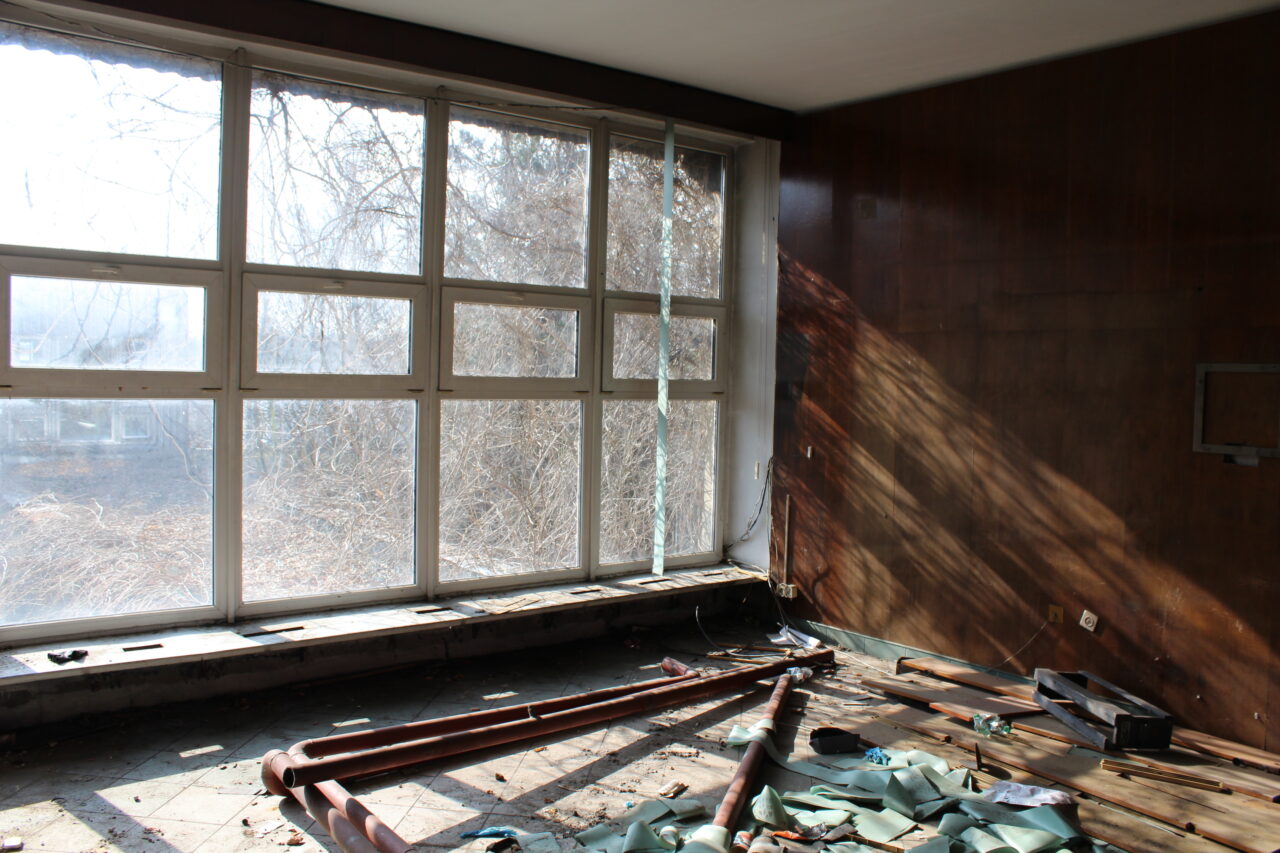 Opuszczone budynki szkoły / uczelni w Katowicach na terenach MTK - KS URBEX