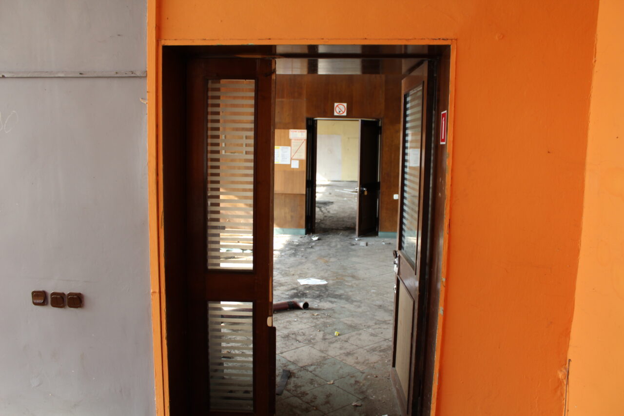 Opuszczone budynki szkoły / uczelni w Katowicach na terenach MTK - KS URBEX