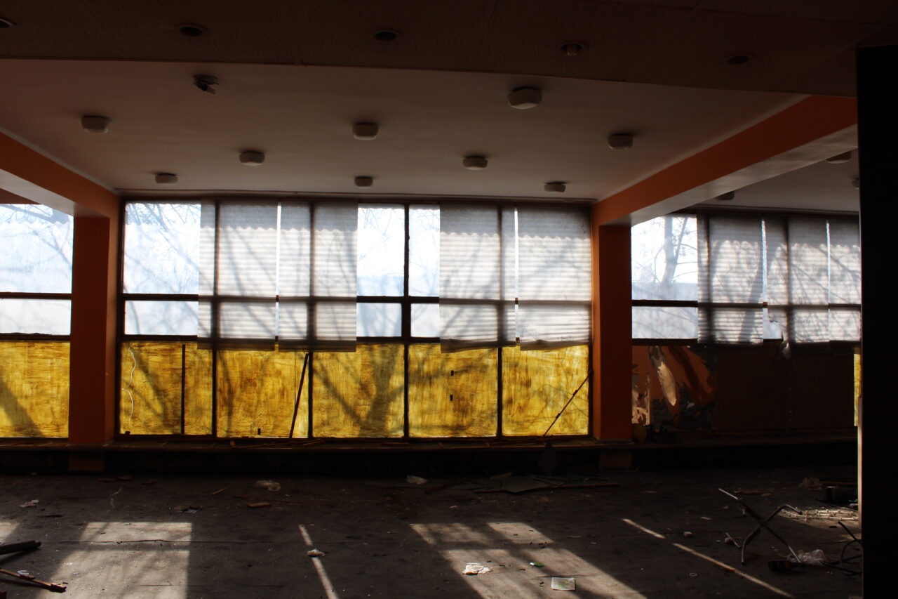 Opuszczone budynki szkoły / uczelni w Katowicach na terenach MTK - KS URBEX