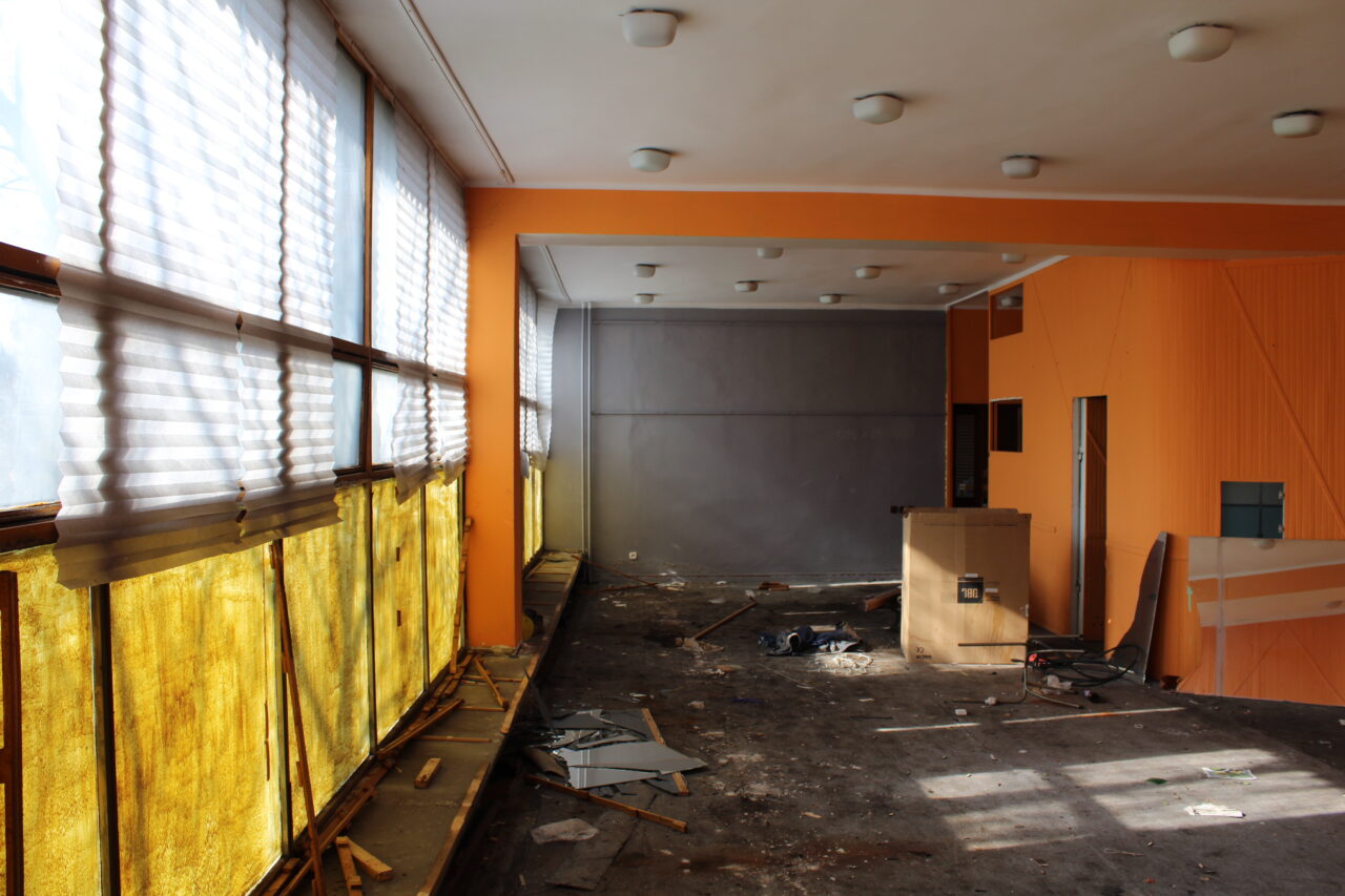 Opuszczone budynki szkoły / uczelni w Katowicach na terenach MTK - KS URBEX