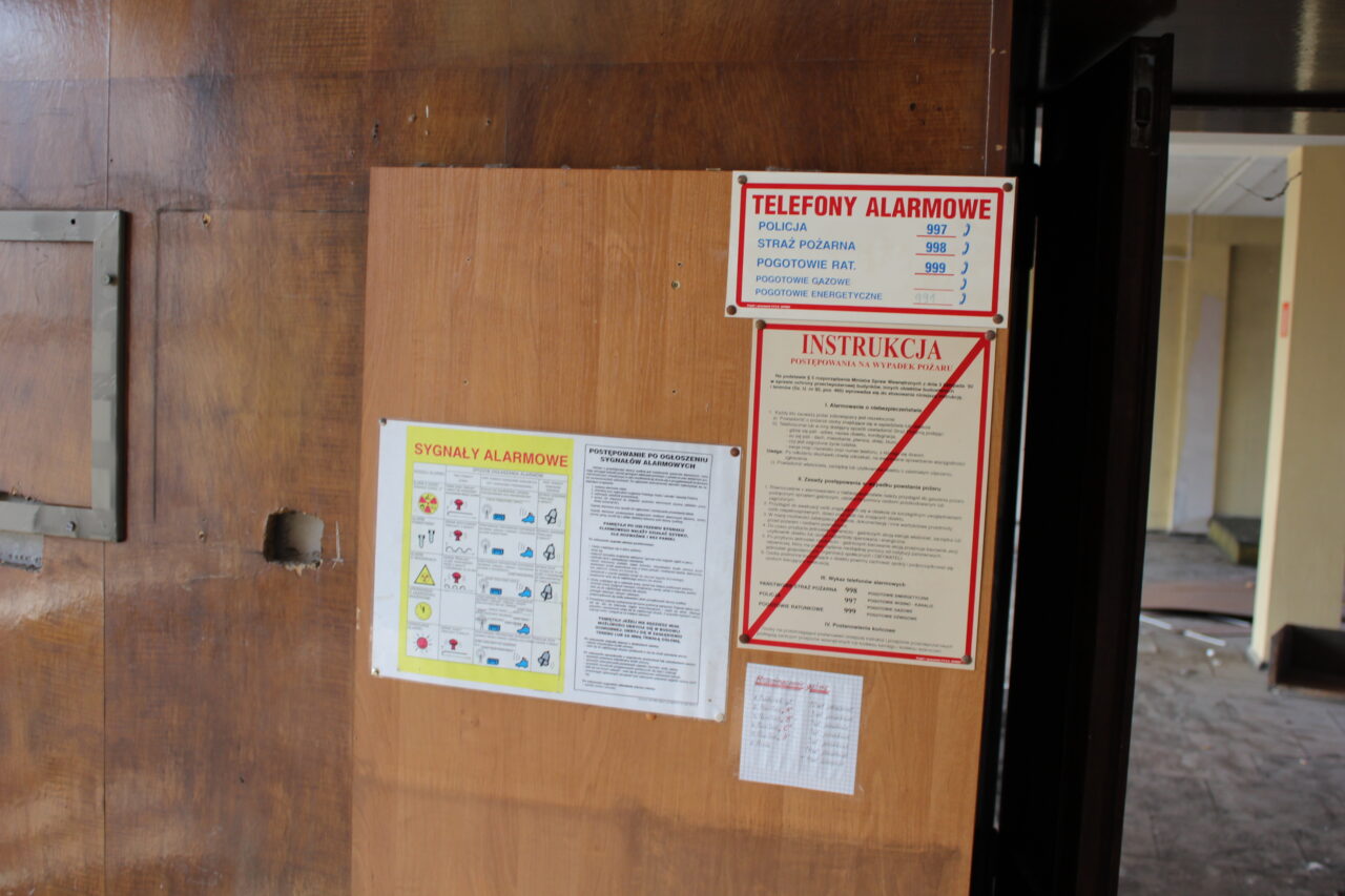 Opuszczone budynki szkoły / uczelni w Katowicach na terenach MTK - KS URBEX