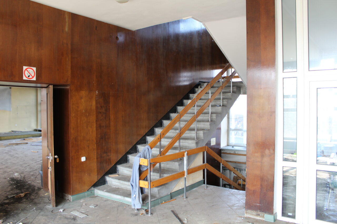 Opuszczone budynki szkoły / uczelni w Katowicach na terenach MTK - KS URBEX