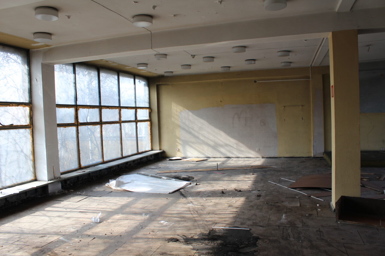 Opuszczone budynki szkoły / uczelni w Katowicach na terenach MTK - KS URBEX