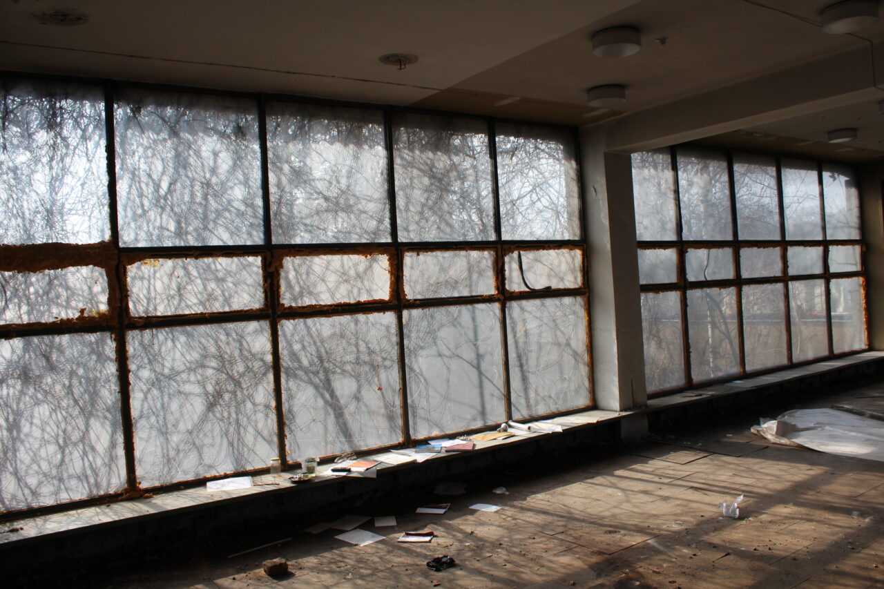 Opuszczone budynki szkoły / uczelni w Katowicach na terenach MTK - KS URBEX