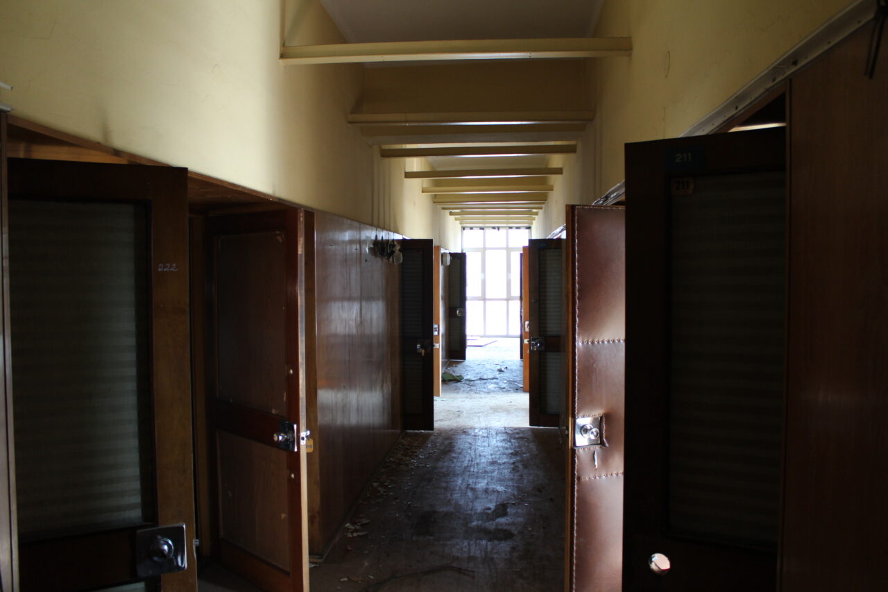 Opuszczone budynki szkoły / uczelni w Katowicach na terenach MTK - KS URBEX