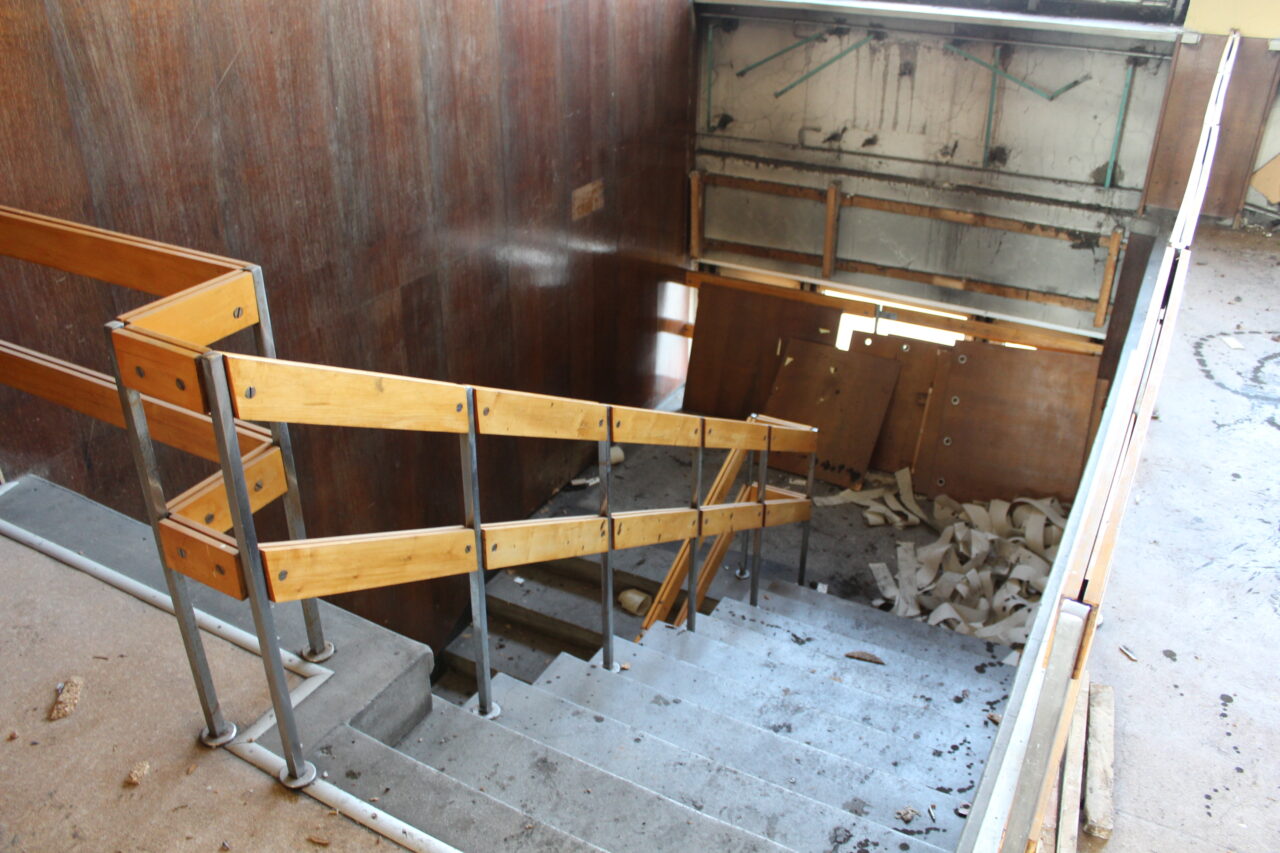 Opuszczone budynki szkoły / uczelni w Katowicach na terenach MTK - KS URBEX