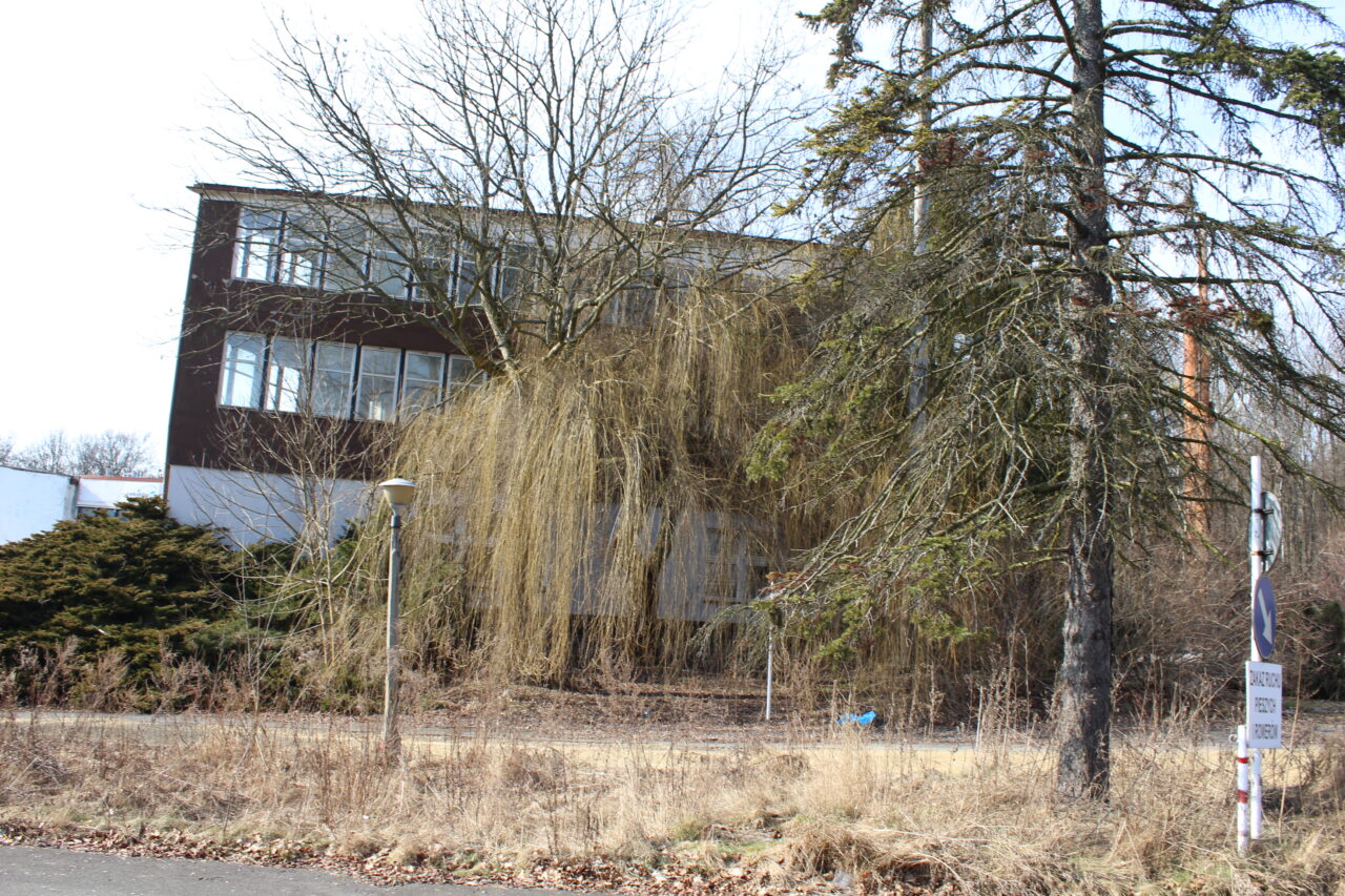 Opuszczone budynki szkoły / uczelni w Katowicach na terenach MTK - KS URBEX