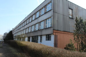 Opuszczone budynki szkoły / uczelni w Katowicach na terenach MTK - KS URBEX