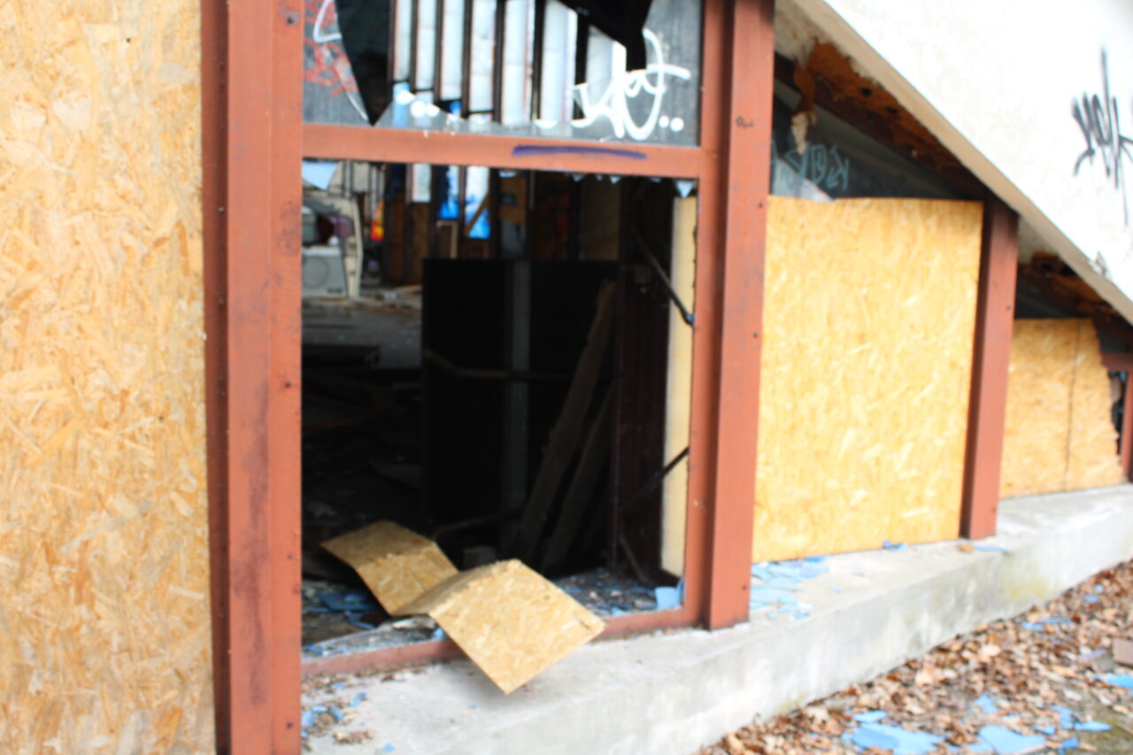 Opuszczone budynki i hale po międzynarodowych targach Katowickich MTK - KS URBEX