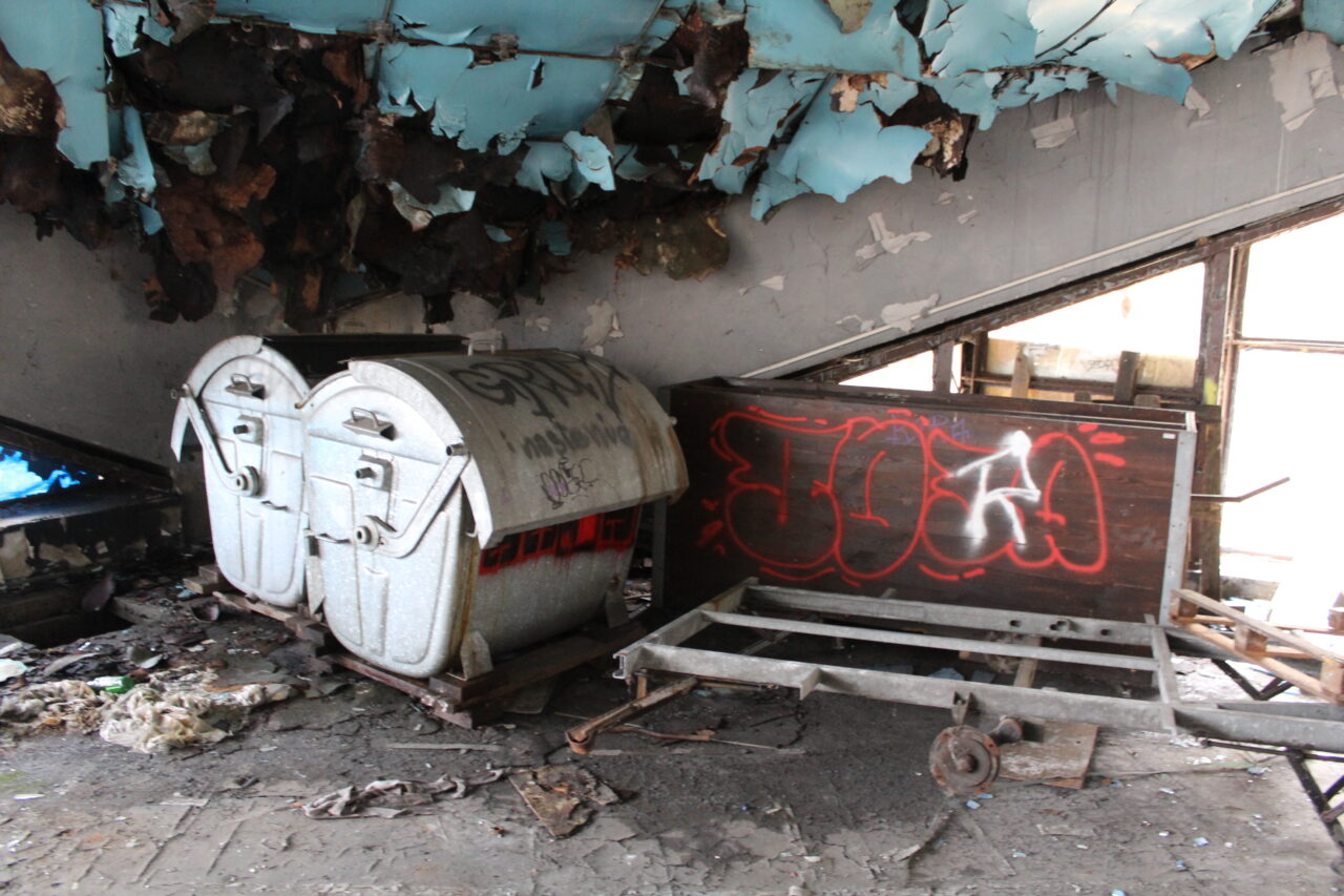 Opuszczone budynki i hale po międzynarodowych targach Katowickich MTK - KS URBEX