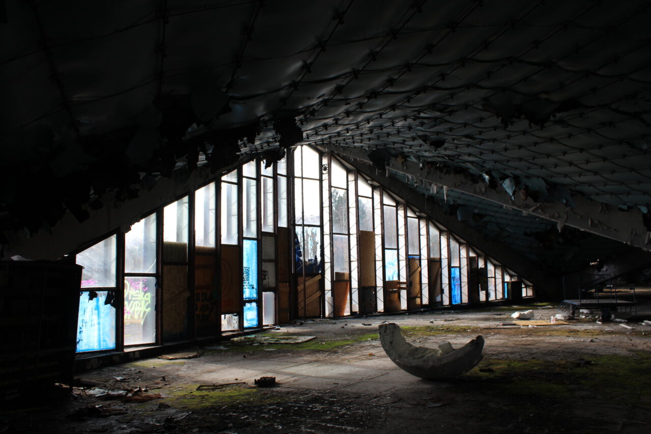 Opuszczone budynki i hale po międzynarodowych targach Katowickich MTK - KS URBEX