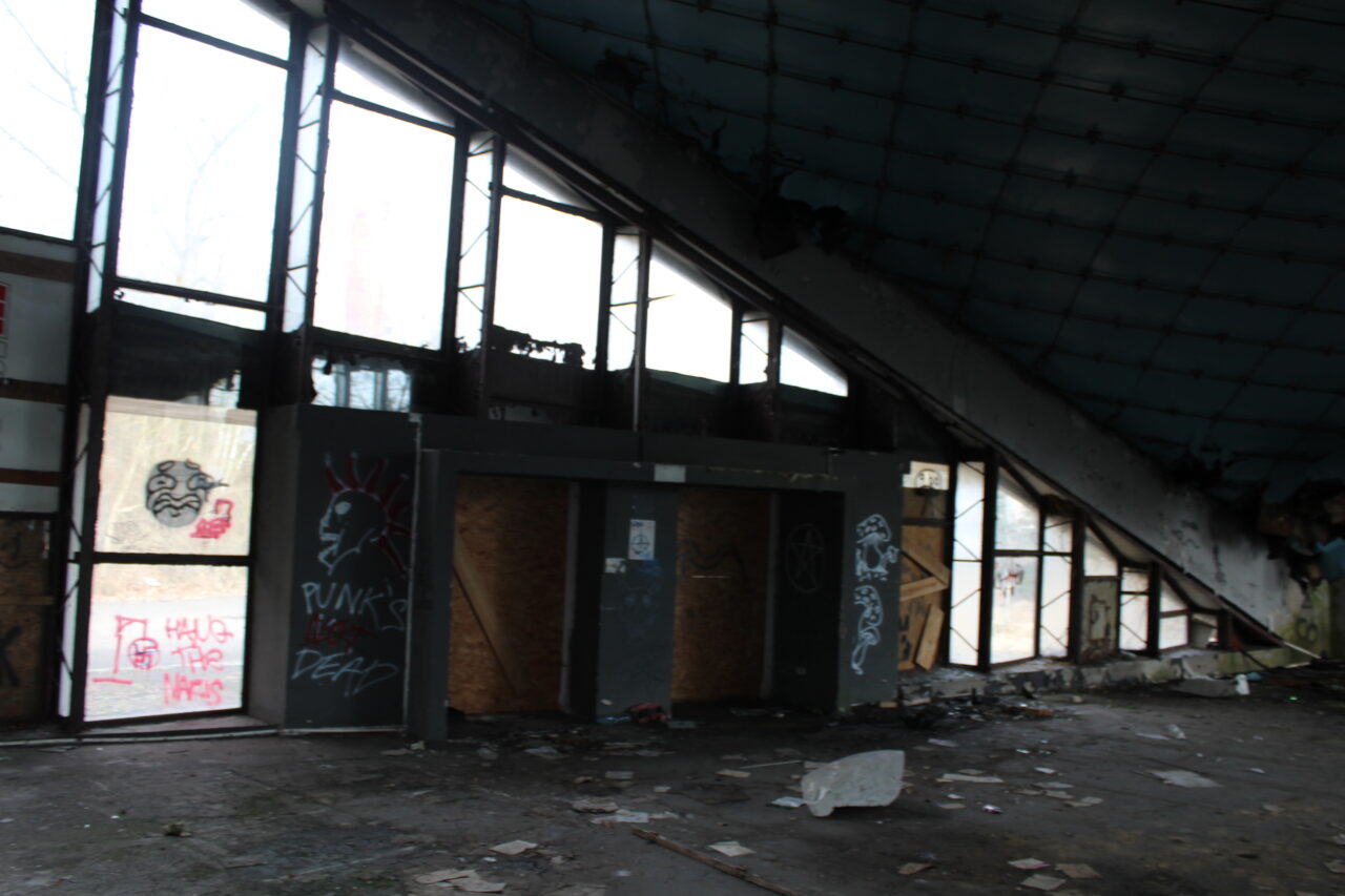 Opuszczone budynki i hale po międzynarodowych targach Katowickich MTK - KS URBEX