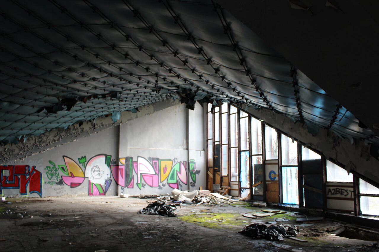 Opuszczone budynki i hale po międzynarodowych targach Katowickich MTK - KS URBEX