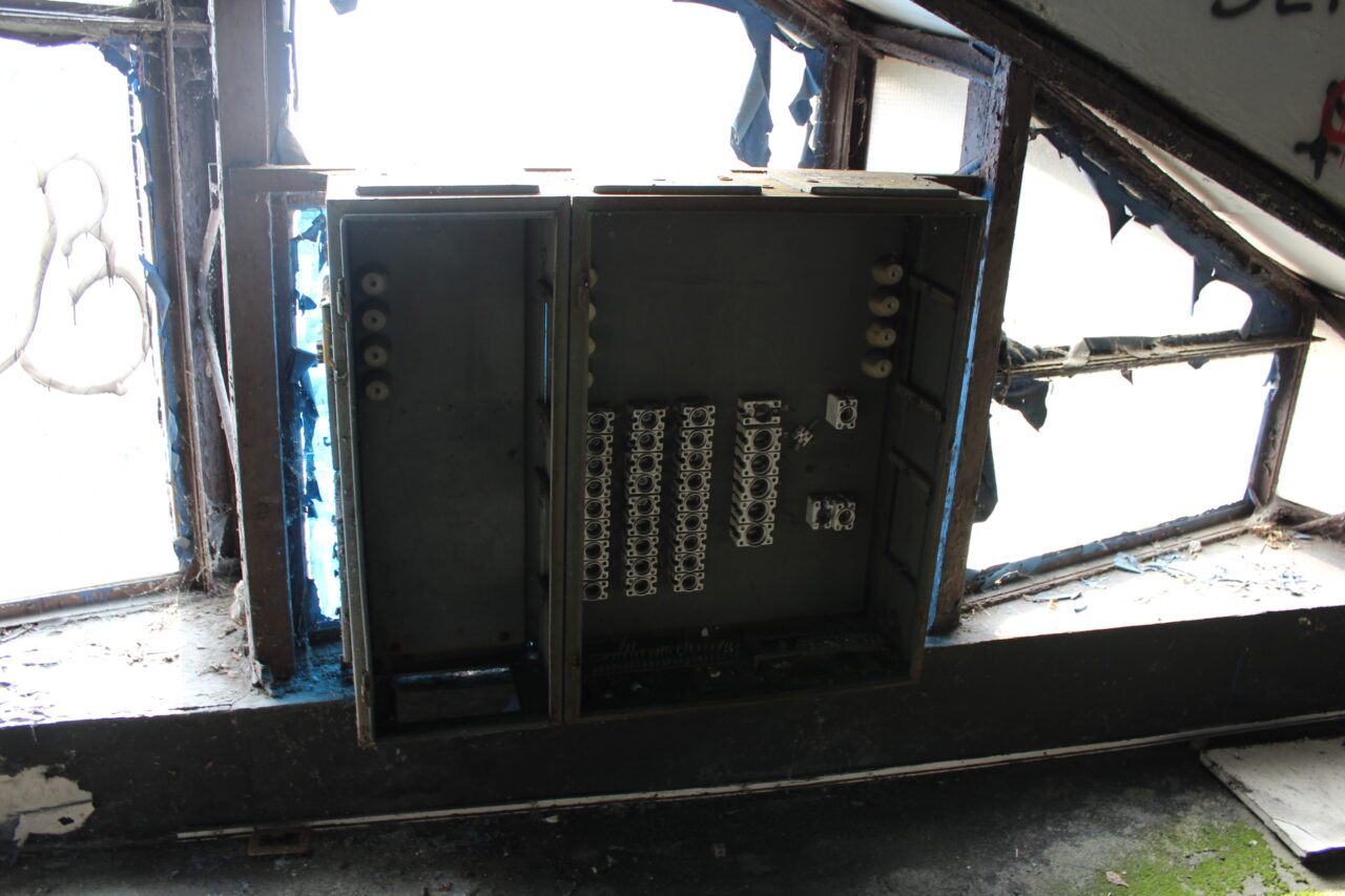 Opuszczone budynki i hale po międzynarodowych targach Katowickich MTK - KS URBEX